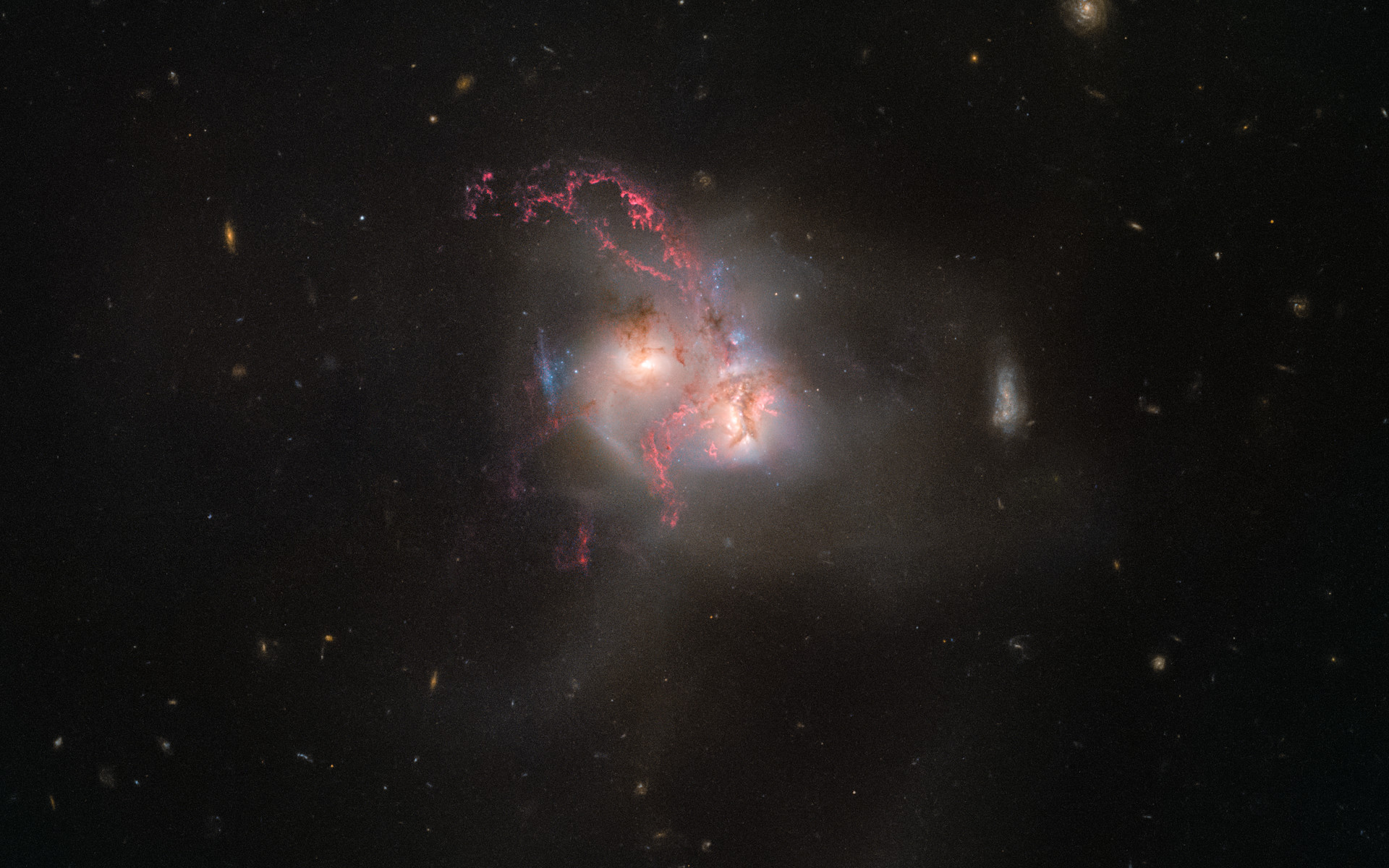 NASA показало объединение 2-х галактик