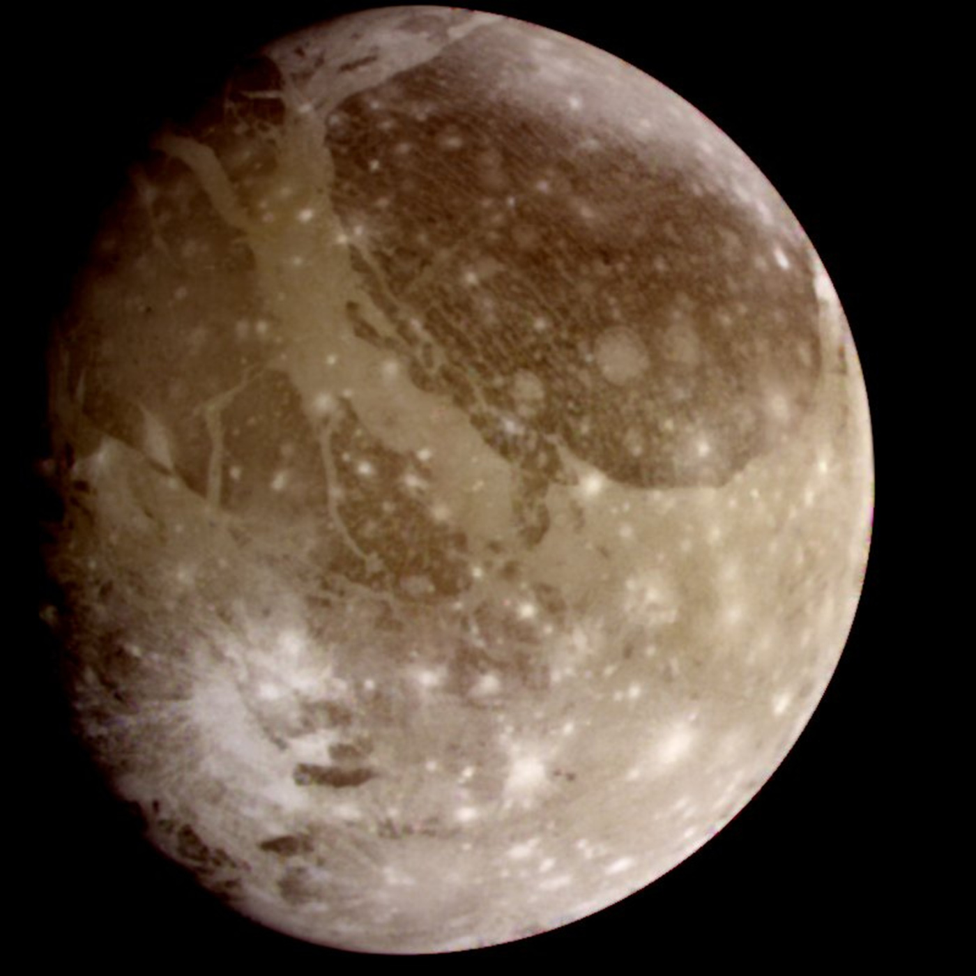 Ганимед — спутник Юпитера, крупнейший спутник в Солнечной системе. Ганимед состоит из примерно равного количества силикатных пород и водяного льда.