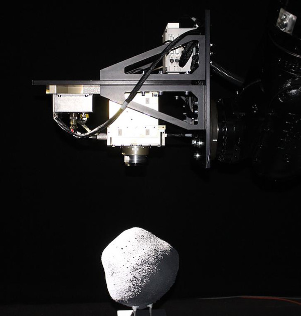 Камера направлена на астероид. Copyright ESA/GMV